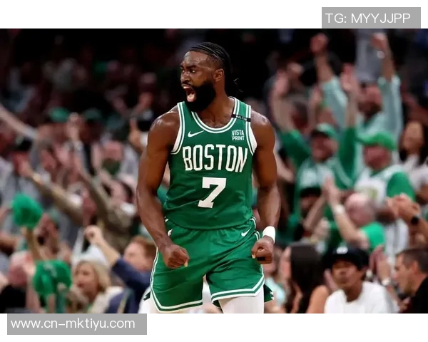 杰伦布朗赞沃尔什日益成长期待他在赛场上的精彩表现